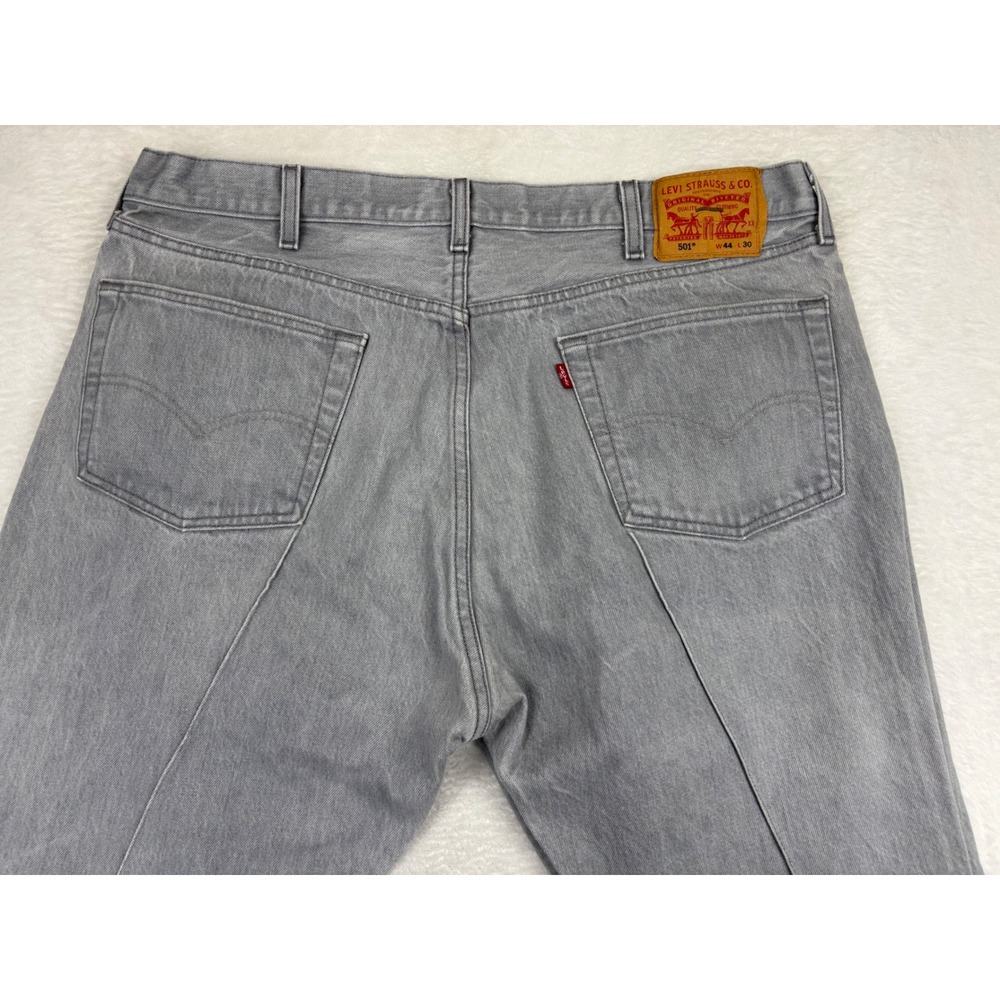 Levis 501 Mens‎ 44x30 Jeans Stitched Crease Grungy Grey Denim Nice Wash - Picture 6 of 9